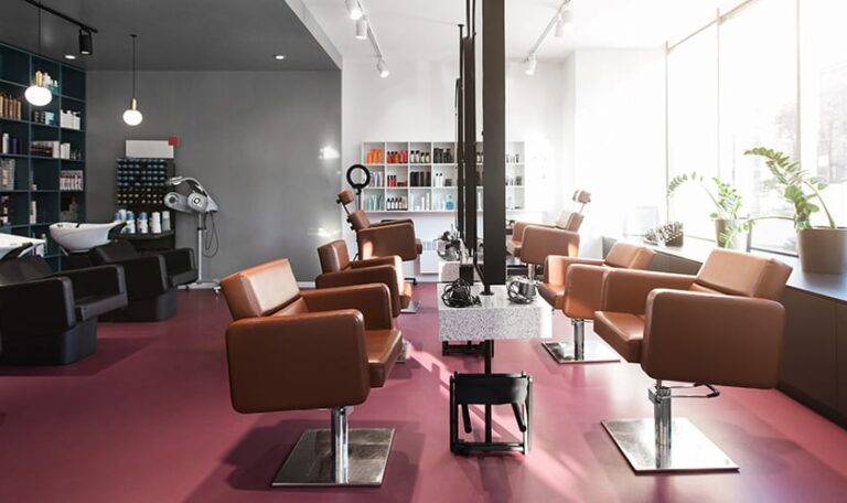 مدير صالون التجميل